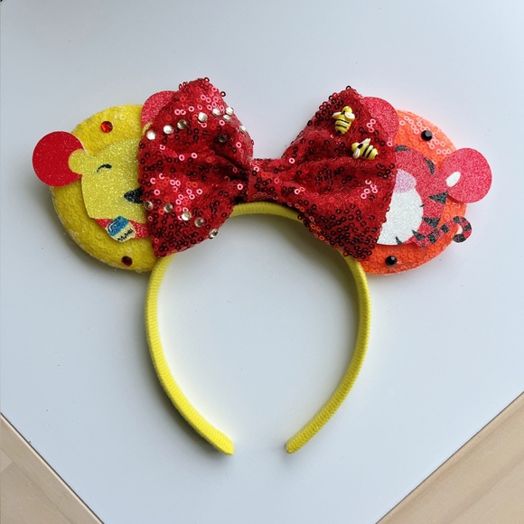 Other - ✨2 for 10$✨ Winnie the Pooh / Tigger Sequin Bow Mickey/Disney Ears Headband